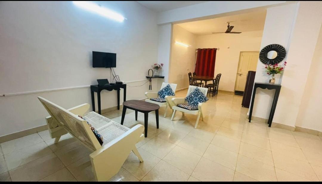 Goa Suites Holiday Home Calangute Esterno foto